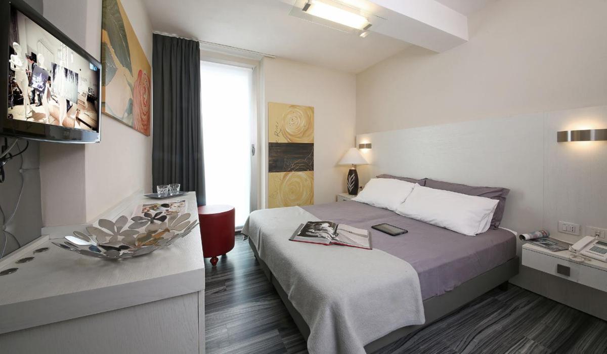 Happy Hotel Atelier Gardone Riviera Centro & Beach Εξωτερικό φωτογραφία