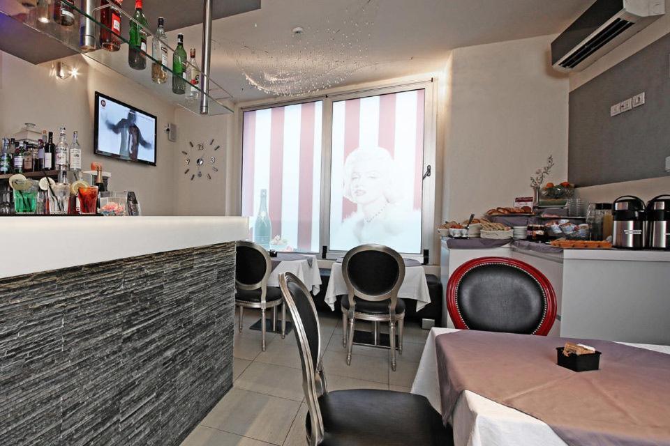 Happy Hotel Atelier Gardone Riviera Centro & Beach Εξωτερικό φωτογραφία