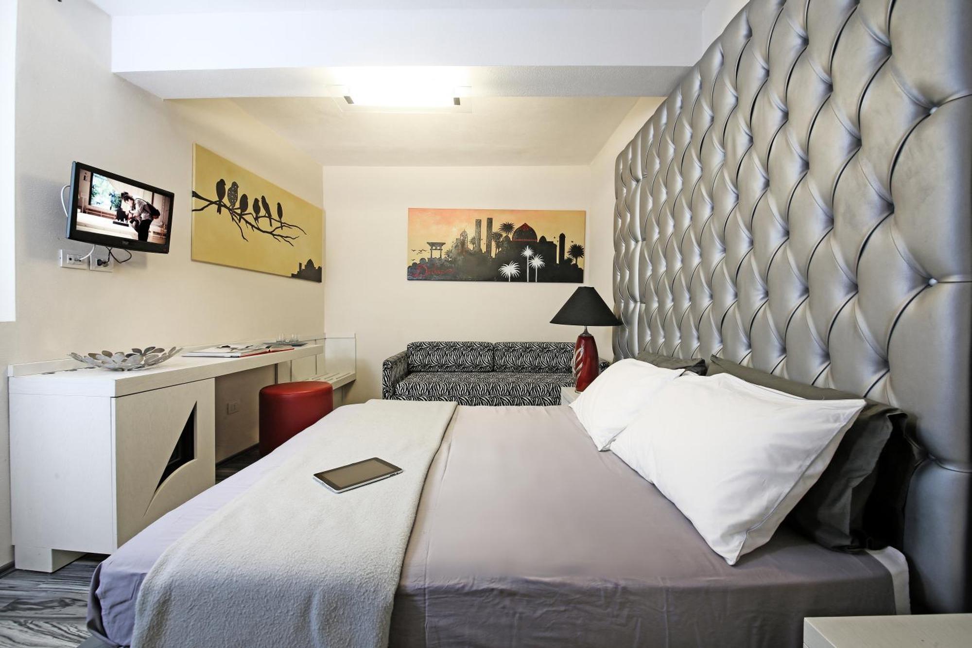 Happy Hotel Atelier Gardone Riviera Centro & Beach Δωμάτιο φωτογραφία