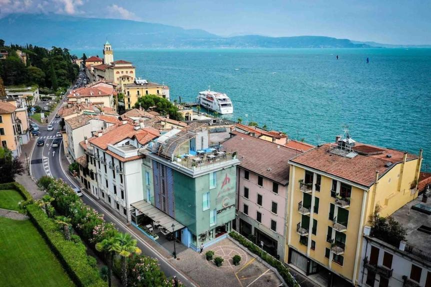 Happy Hotel Atelier Gardone Riviera Centro & Beach Εξωτερικό φωτογραφία