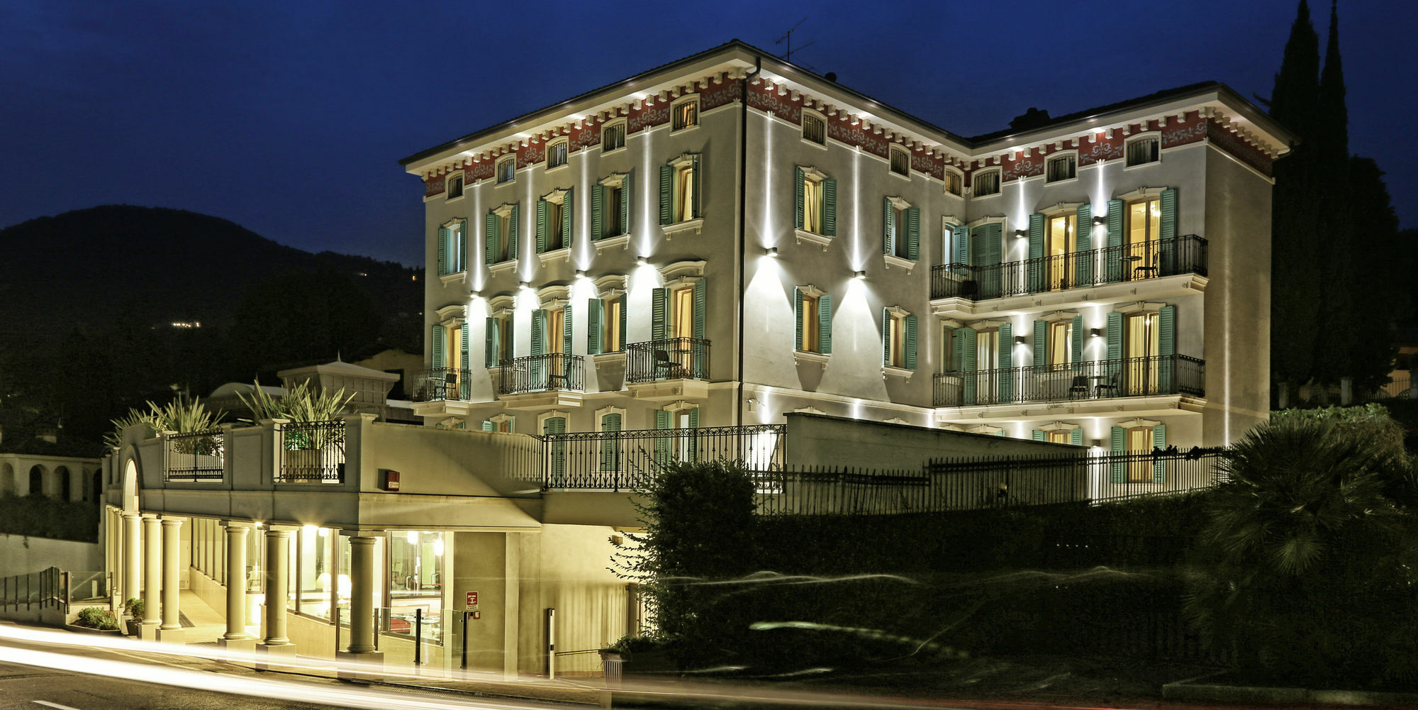 Happy Hotel Atelier Gardone Riviera Centro & Beach Εξωτερικό φωτογραφία